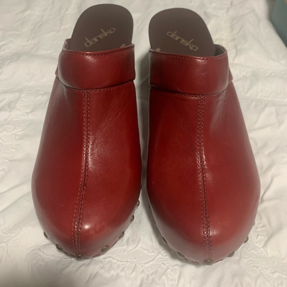 DANSKO red Leather Clogs size Eur 40 US 8.5